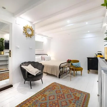 And By The Sea - 23721 Pensjonat