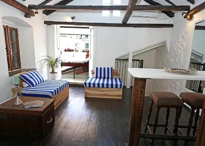 Gasthuis And By The Sea - 23721